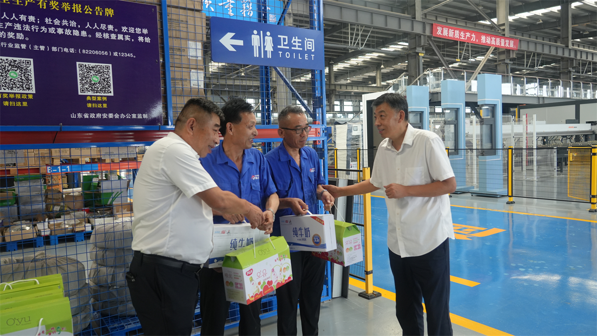 以人为本 | 德才集团开展2025年夏日送清凉活动，致敬高温下的建设脊梁